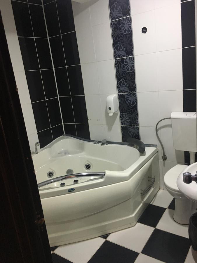 Garni Hotel Rile Men Ni Extérieur photo