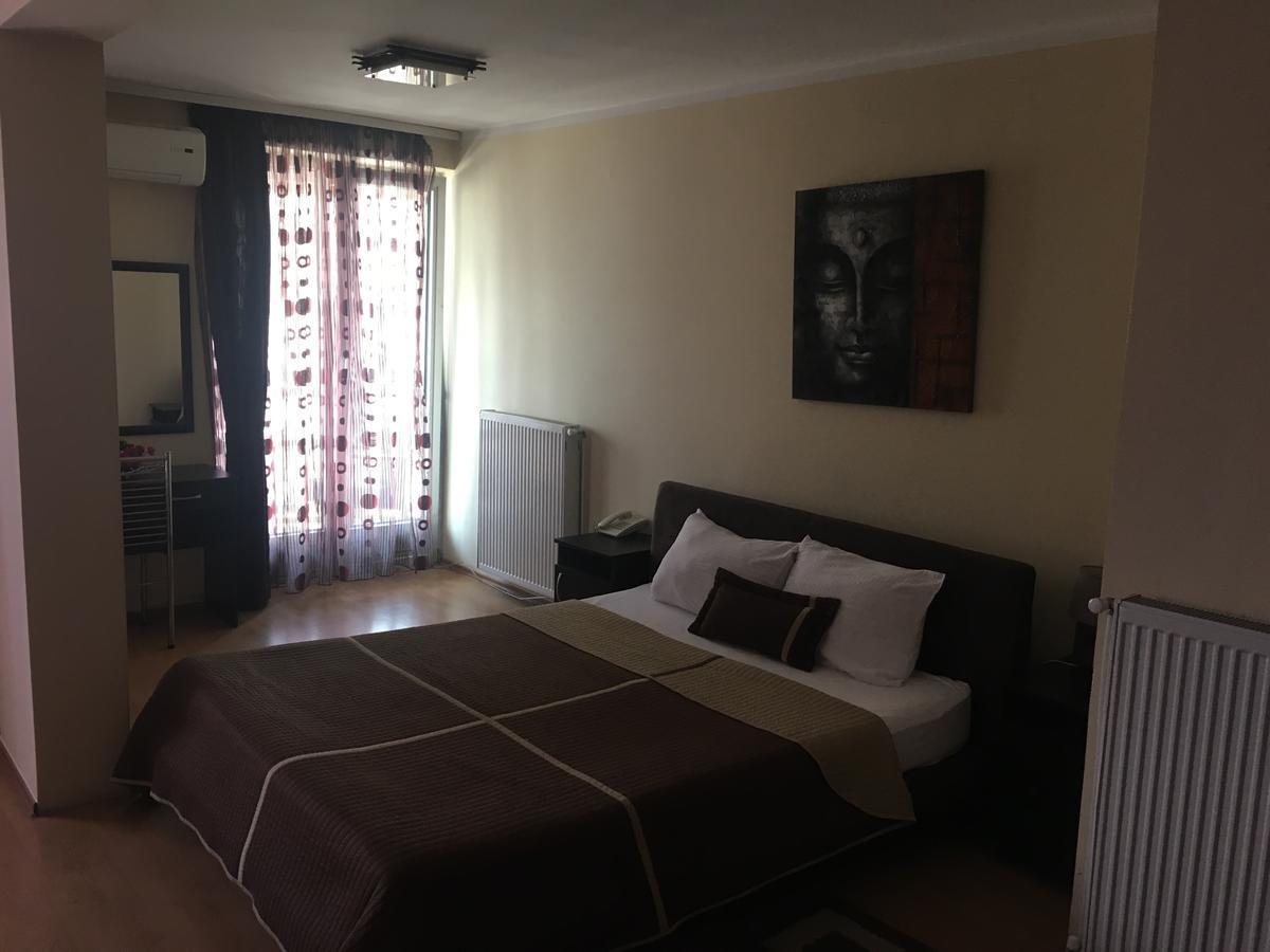 Garni Hotel Rile Men Ni Extérieur photo