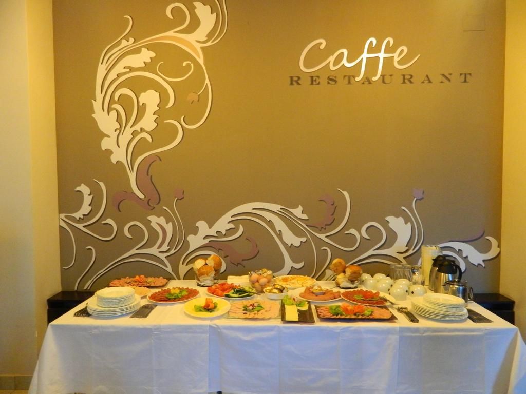 Garni Hotel Rile Men Ni Extérieur photo